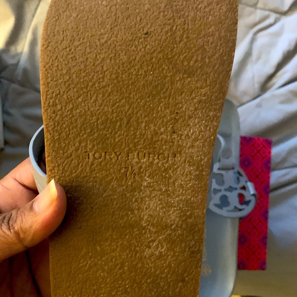 Selling my Tory Burch flats, only been worn once and in perfect condition. - Picture 5 of 5